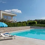 Julia - Regarda Travel Lazise