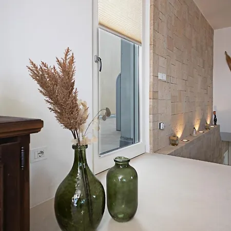 Julia - Regarda Travel Villa *