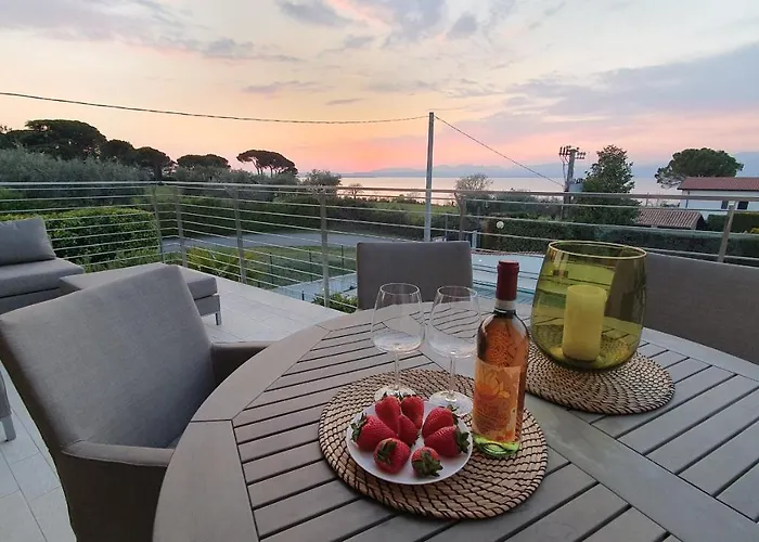 Julia - Regarda Travel