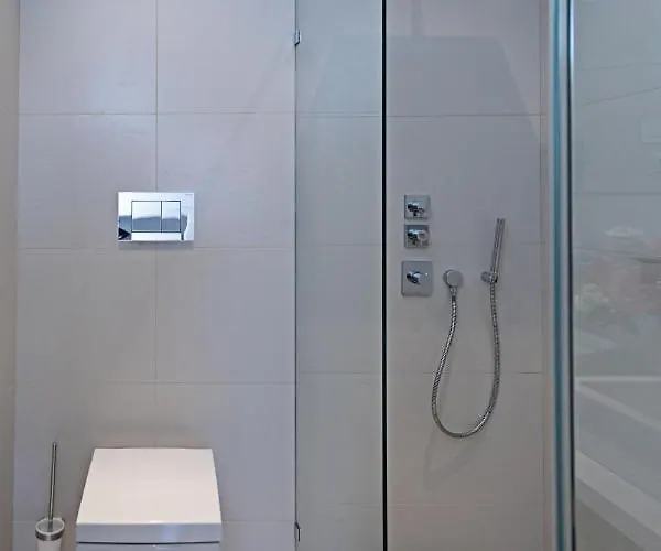 Villa Julia - Regarda Travel