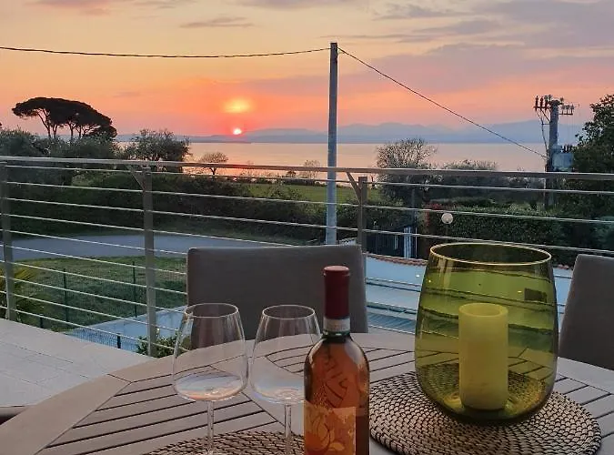 Villa Julia - Regarda Travel