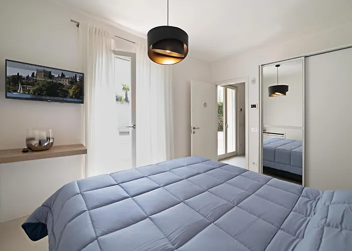 Julia - Regarda Travel Villa *