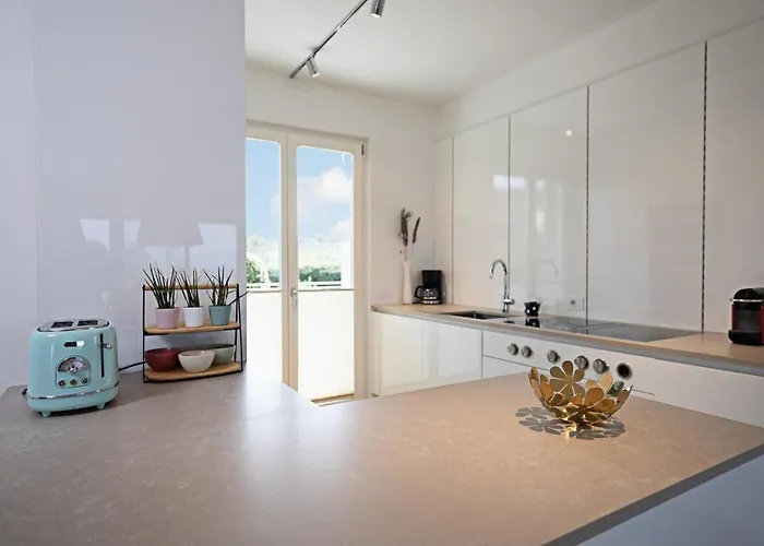 Julia - Regarda Travel Villa Lazise