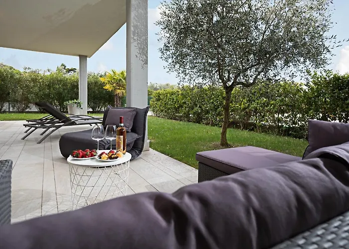 Julia - Regarda Travel Lazise