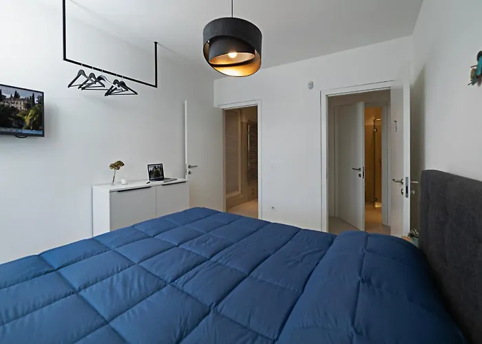 Julia - Regarda Travel Villa Lazise