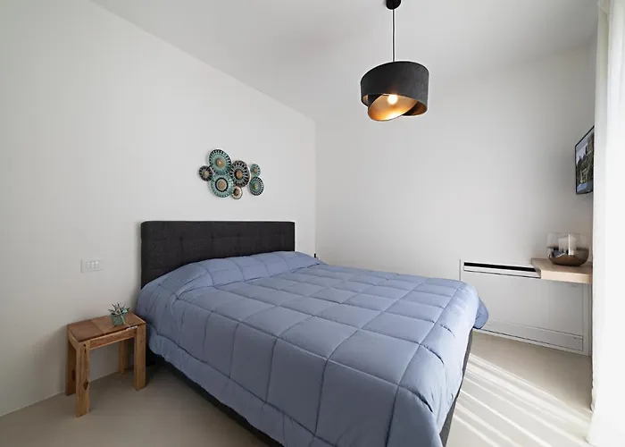 Julia - Regarda Travel * Lazise