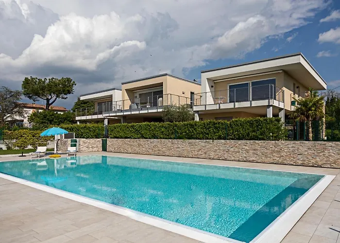 Villa Julia - Regarda Travel