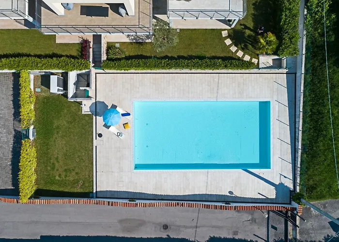 Julia - Regarda Travel